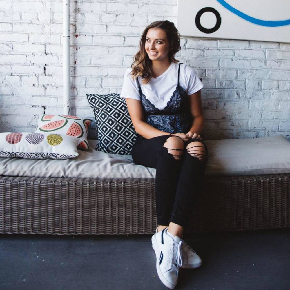 Meet your Posher, Danielle